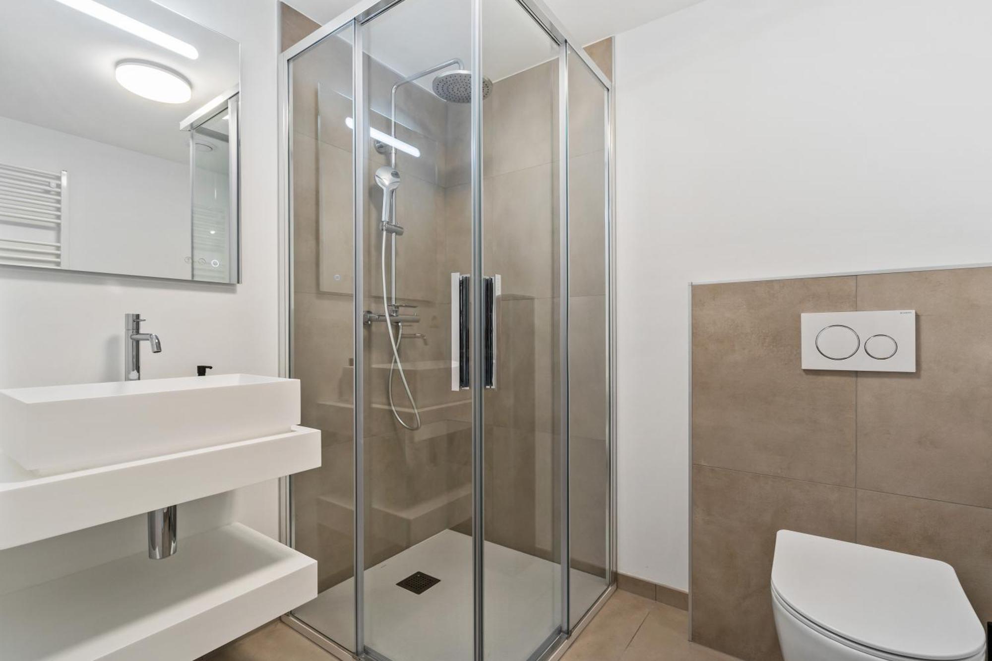 Comfort & Style In Vibrant Coliving Gasthof Luxemburg